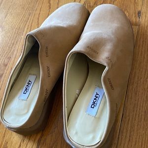 DKNY clogs